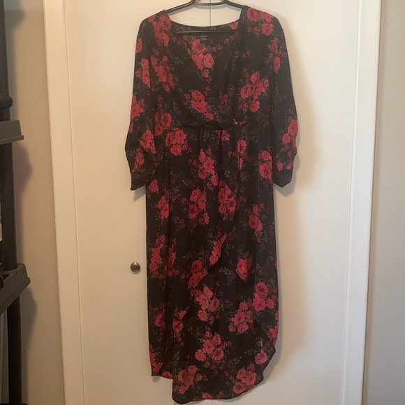 Like New Torrid Chiffon Lexie Faux Wrap Floral Tunic Blouse Size 1(1X) - Picture 3 of 9